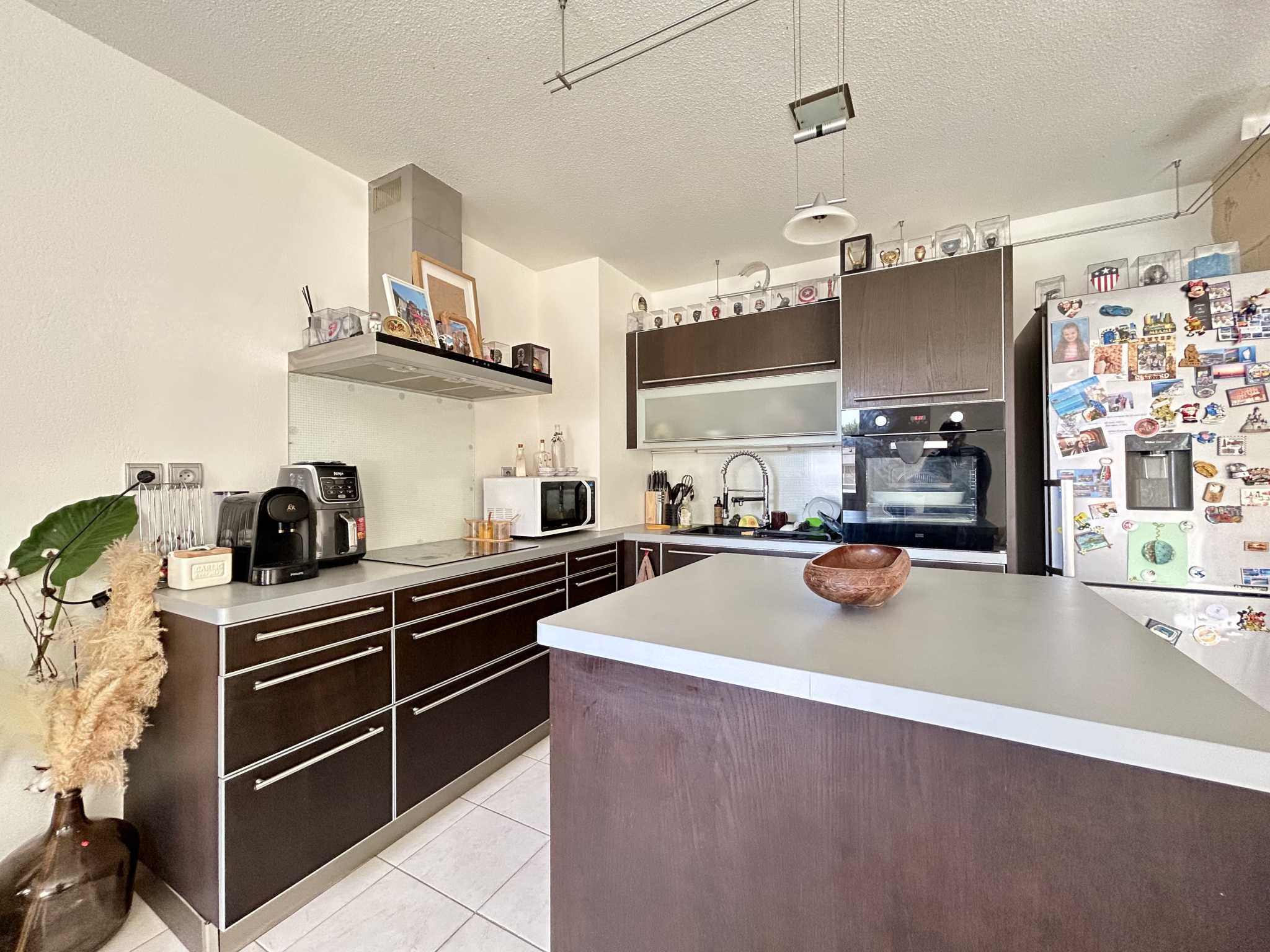 Appartement T3   66,40 m2 avec terrasse, parking & garage   Marseille 13010