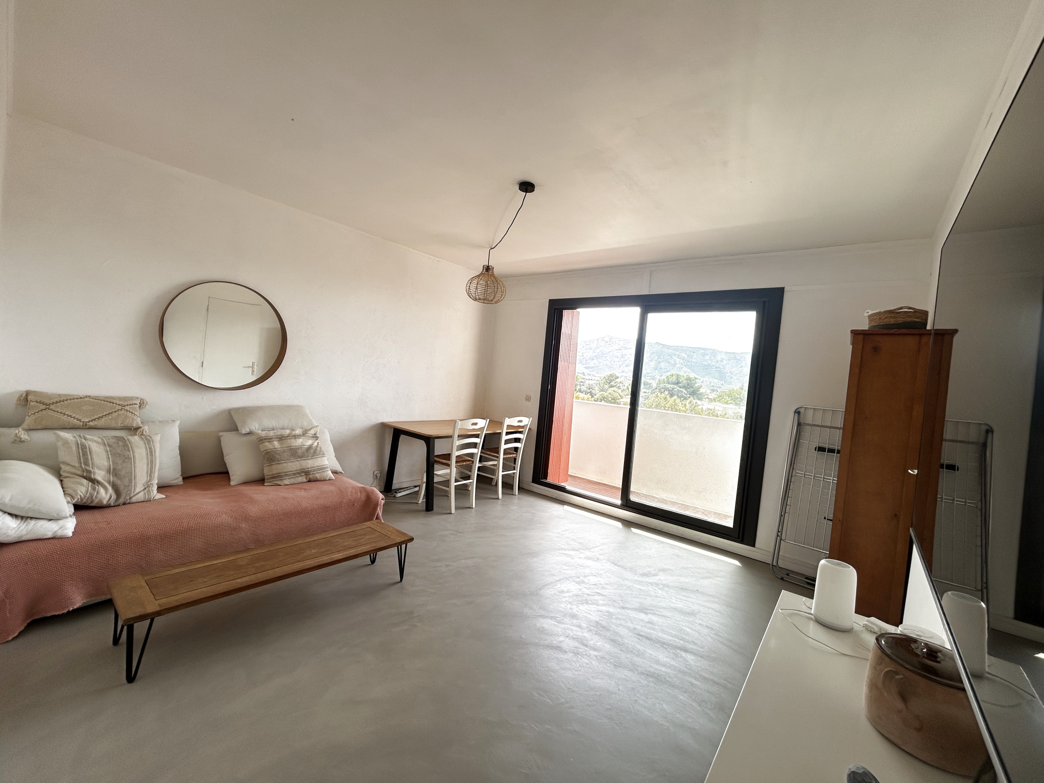 Appartement 4 pièces   13009 Marseille